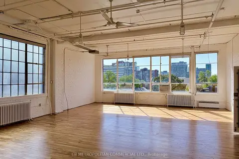 688 Richmond Street W 401
