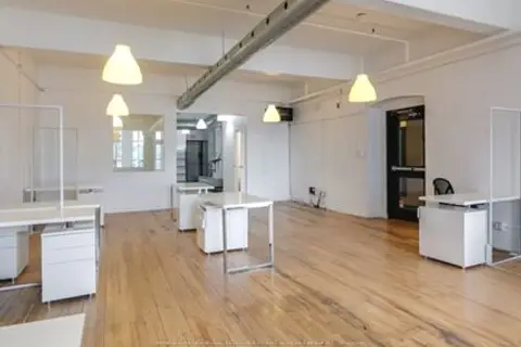639 Queen Street W 402/403
