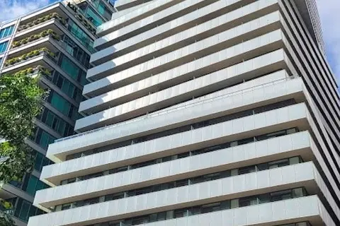 200 bloor Street W 3105