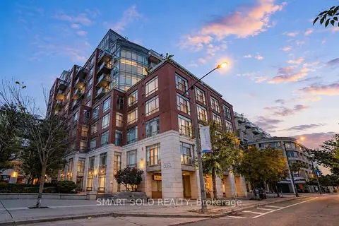 500 Queens Quay W Ph01E