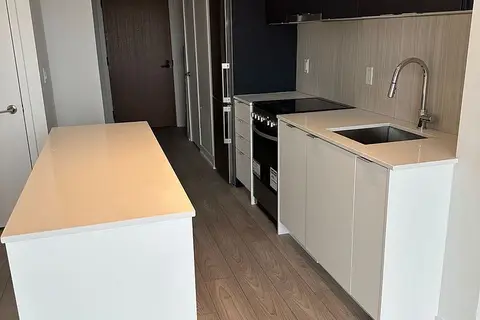 8 Tippett Road 1402