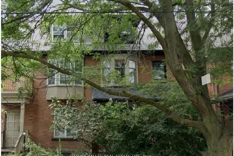 676 Huron Street 301