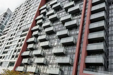 560 Front Street W 809