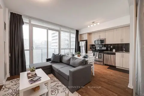 65 Bremner Boulevard 4511