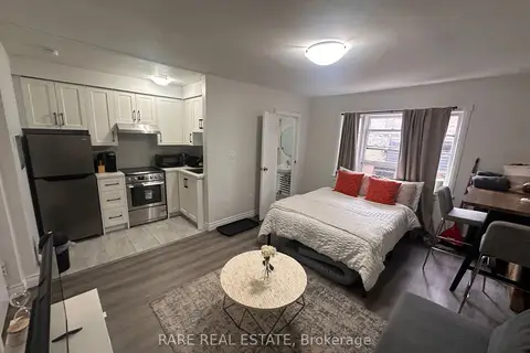 130 Macpherson Avenue 14
