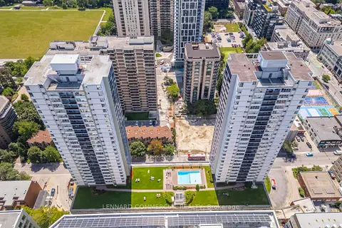 60 Pleasant Boulevard 802