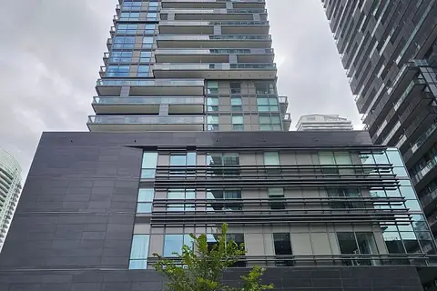 39 Roehampton Avenue 601
