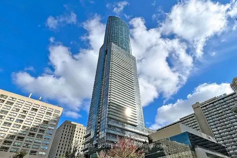 386 Yonge Street 2213