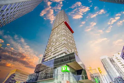 8 Eglinton Avenue E 1504