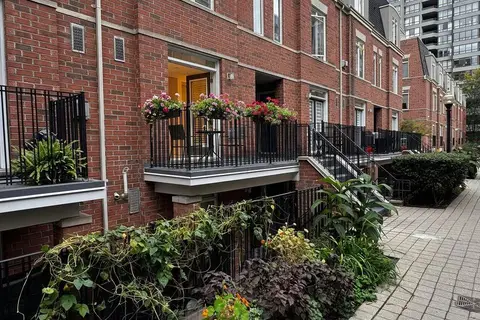 415 Jarvis Street 211