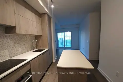1 Yorkville Avenue 1207