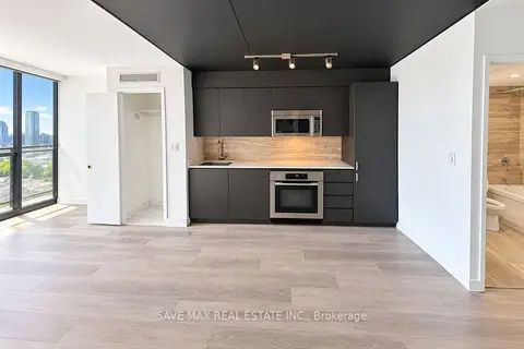 15 Iceboat Terrace 1033