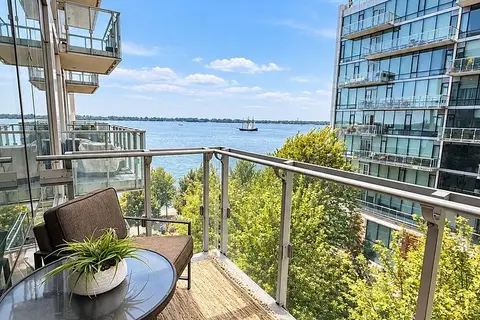 39 Queens Quay E 625