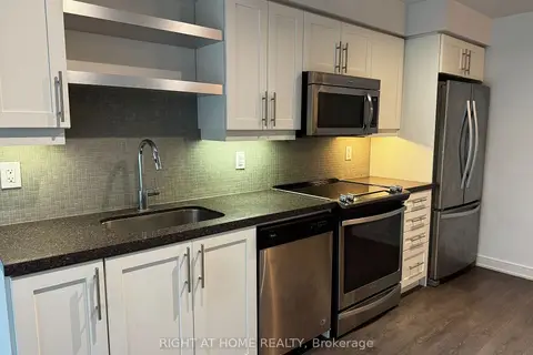 525 Adelaide Street W 723