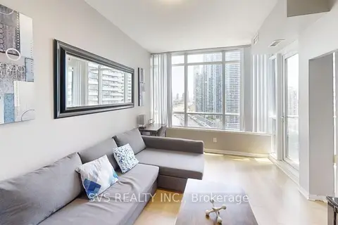 55 Bremner Boulevard 1705