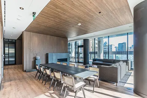 55 S Charles Street E 1304