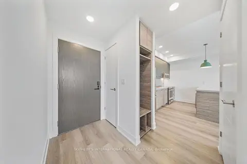 484 Spadina Avenue 404