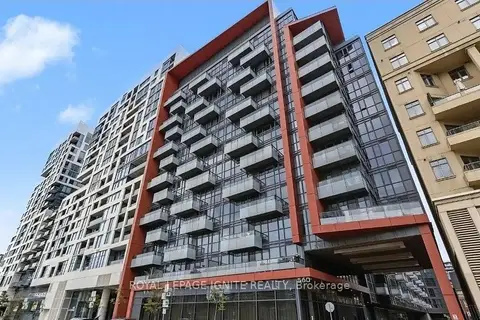 560 Front Street W 828