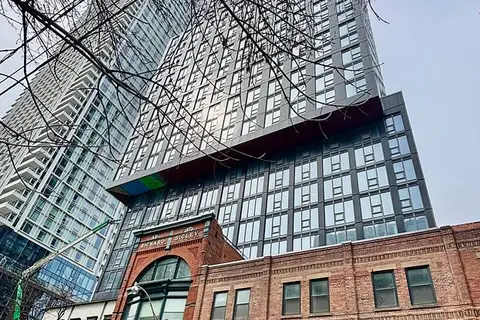 100 Queen Street E 3011