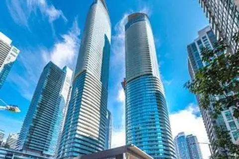 12 York Street 1104