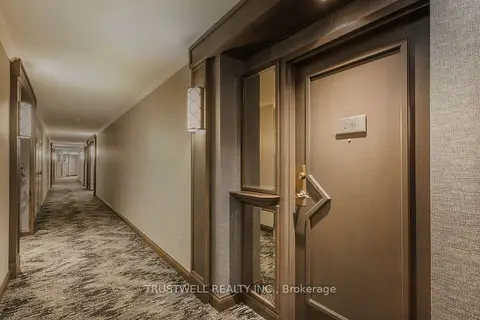 5444 Yonge Street 206