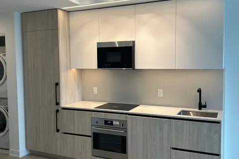 699 Sheppard Avenue E 1015