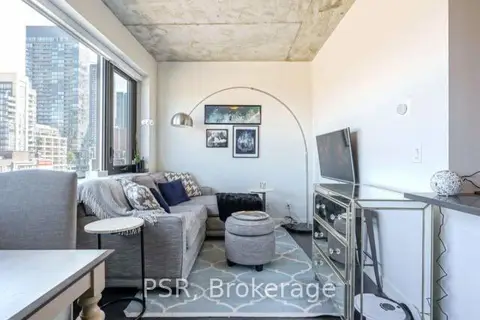 400 Wellington Street W 902