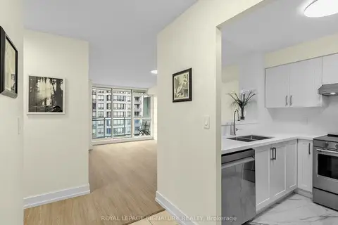 28 Pemberton Avenue 1009