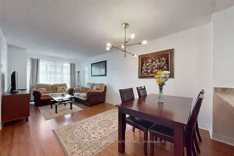 212 Eglinton Avenue E 908