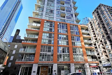 126 Simcoe Street 707