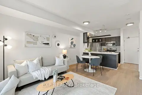 9 Spadina Avenue 301