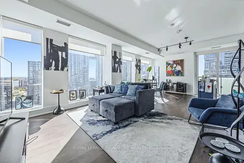 480 Front Street W 915