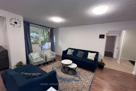 5 Shady Golfway 105
