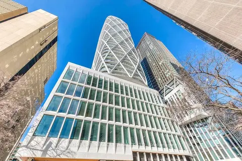230 Simcoe Street 2421