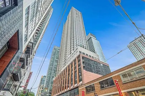 400 King Street W 810