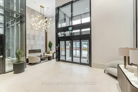 2020 Bathurst Street 216