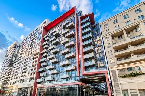 560 Front Street W 1032