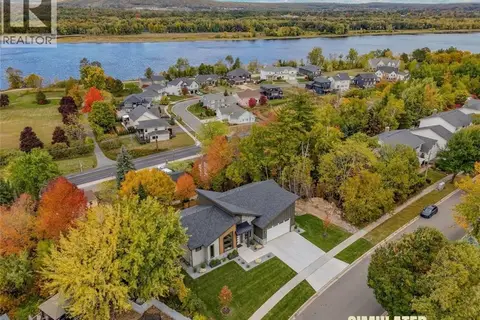 53 Kingswood Drive