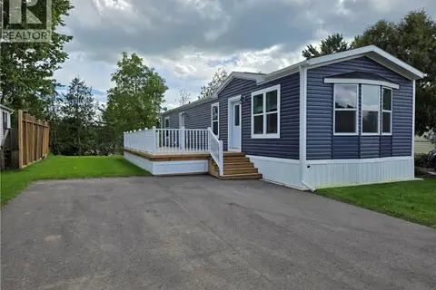 24 MACPHERSON Crescent