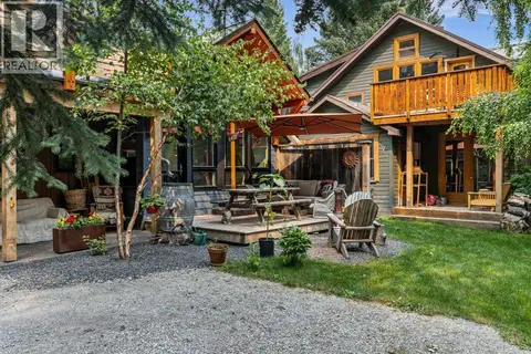 A and B, 132 Rundle Crescent