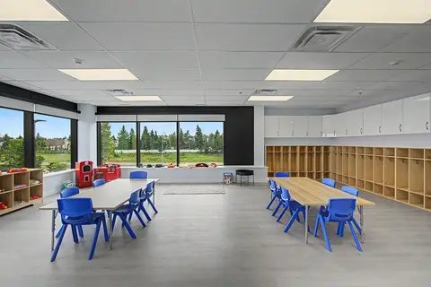 201 - 203, 201 - 2967 50 Ave NW, Edmonton, AB T6P 0B5, Canada