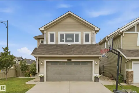 1564 36 AV NW