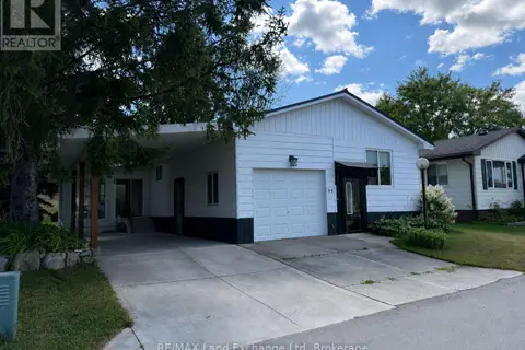 44 BRIARWOOD CRESCENT