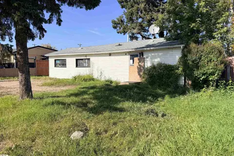 602 12 AV