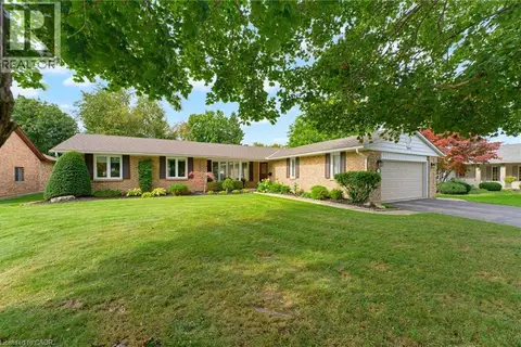 15 MCLAREN Avenue N