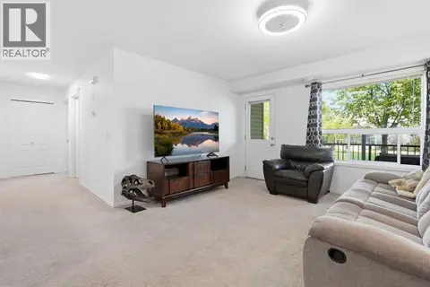 400, 8 Bayside Place