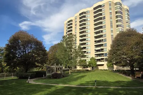 305 - 700 WILSON ROAD N