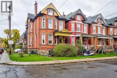 44 ASHLEY Street