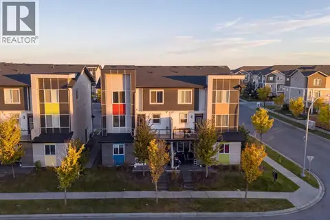 203, 315 Redstone Walk NE