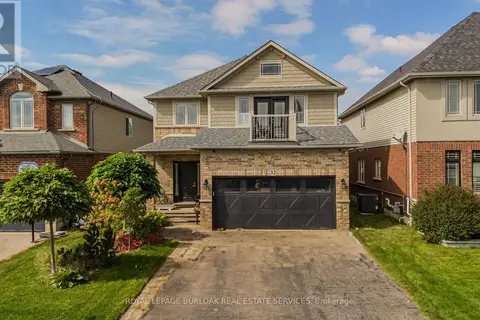 32 GREAT OAK TRAIL